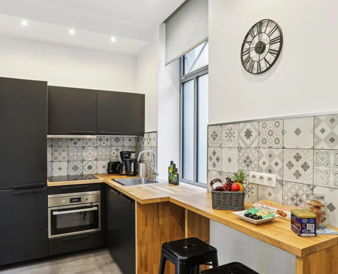 Lavie Maison I Marais Family Apartment