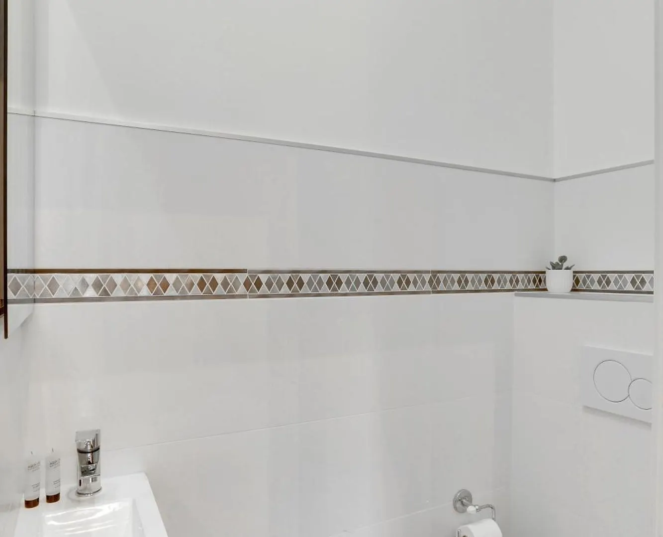 Lavie Maison I Marais Family Apartment